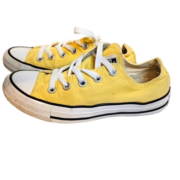 Converse Allstars yellow low top sneakers. Size 6 - Picture 2 of 8